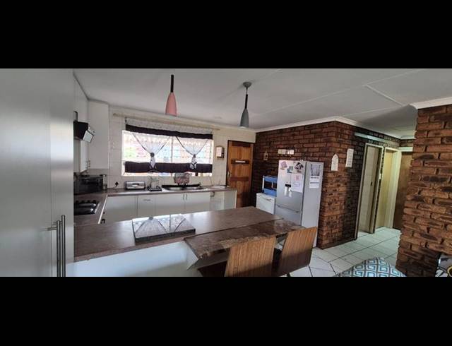 3 BEDROOM TOWNHOUSE FOR SALE IN MINDALORE